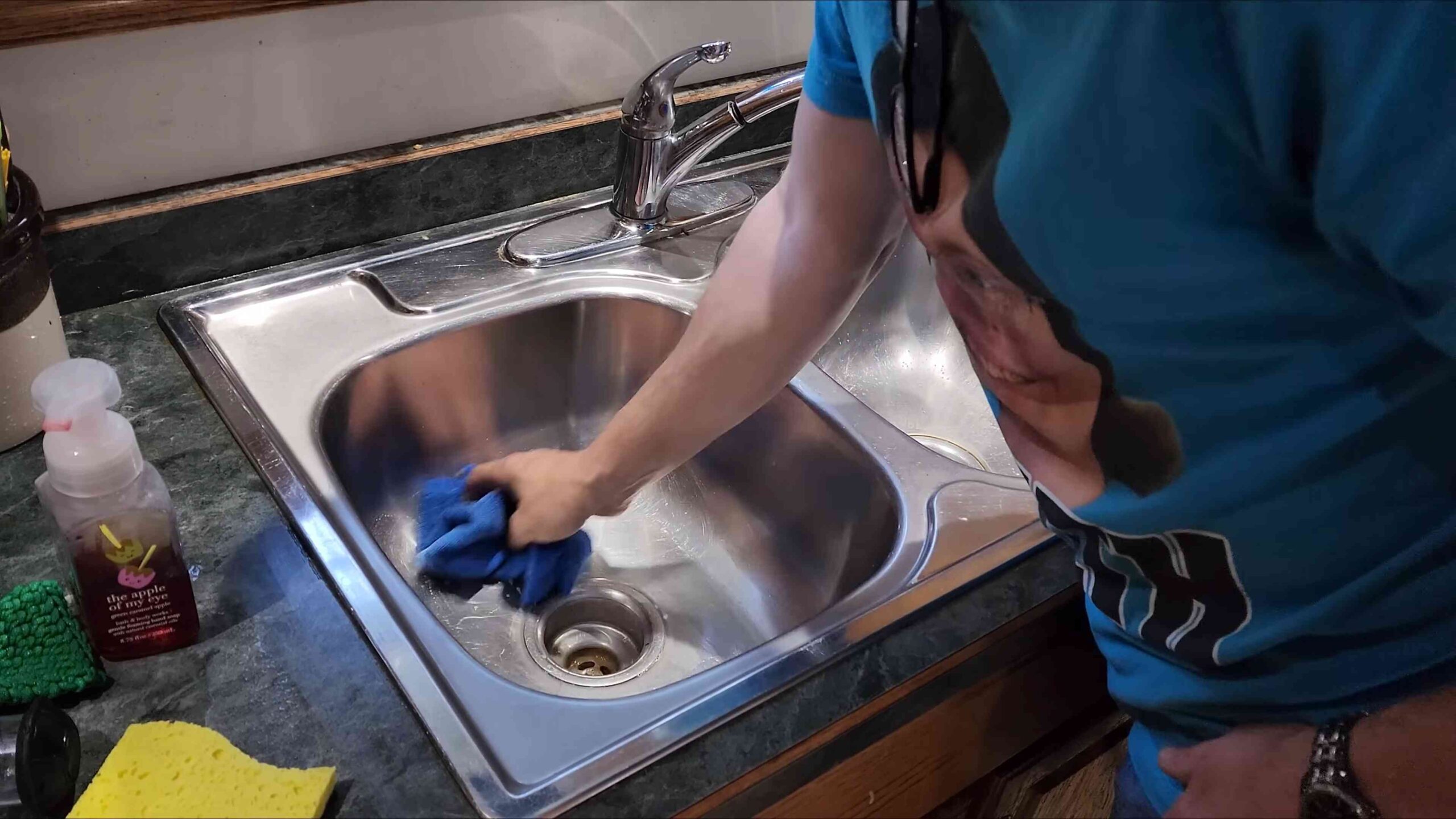 Deep Cleaning Your Kitchen