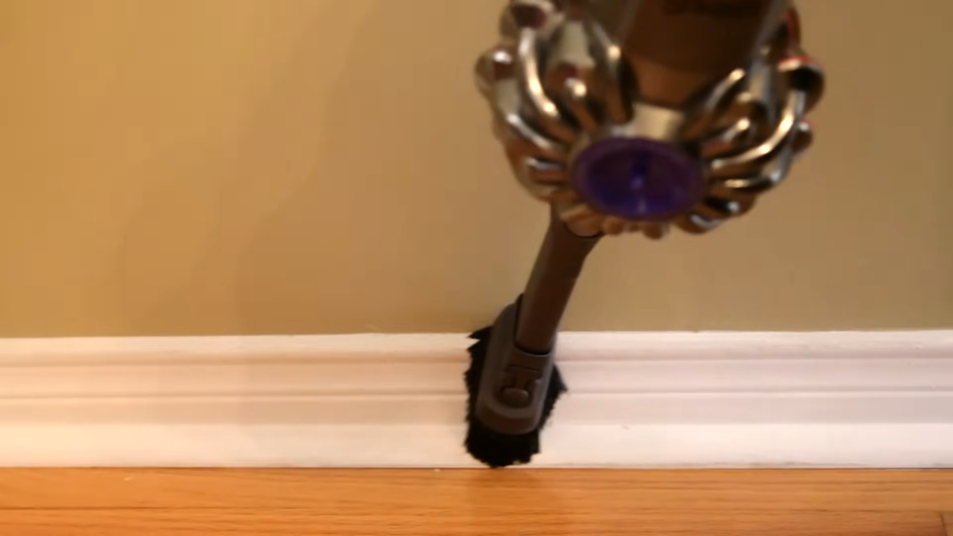 Cleaning Walls and Baseboards