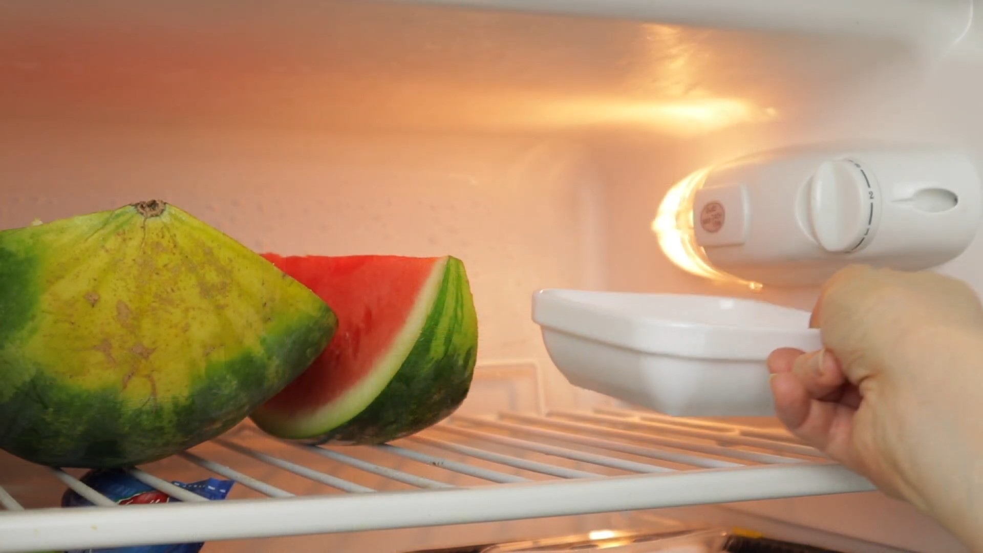 Coffee grounds fridge odor