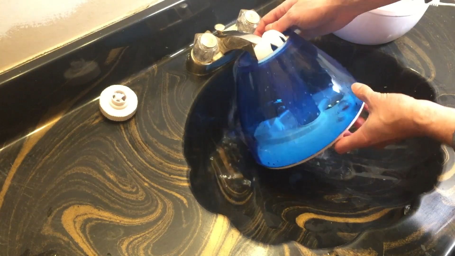 Clean Humidifier Quickly and Easily
