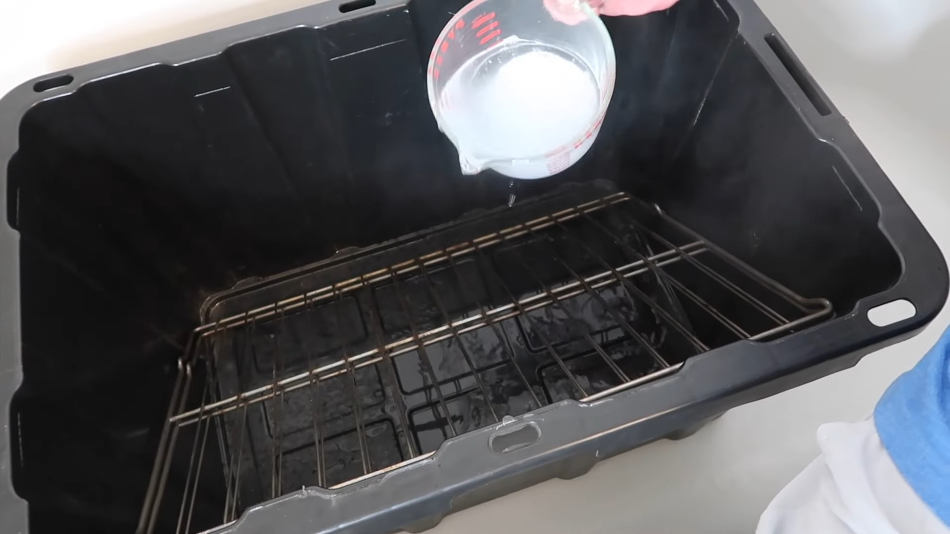 Clean oven racks bathtub